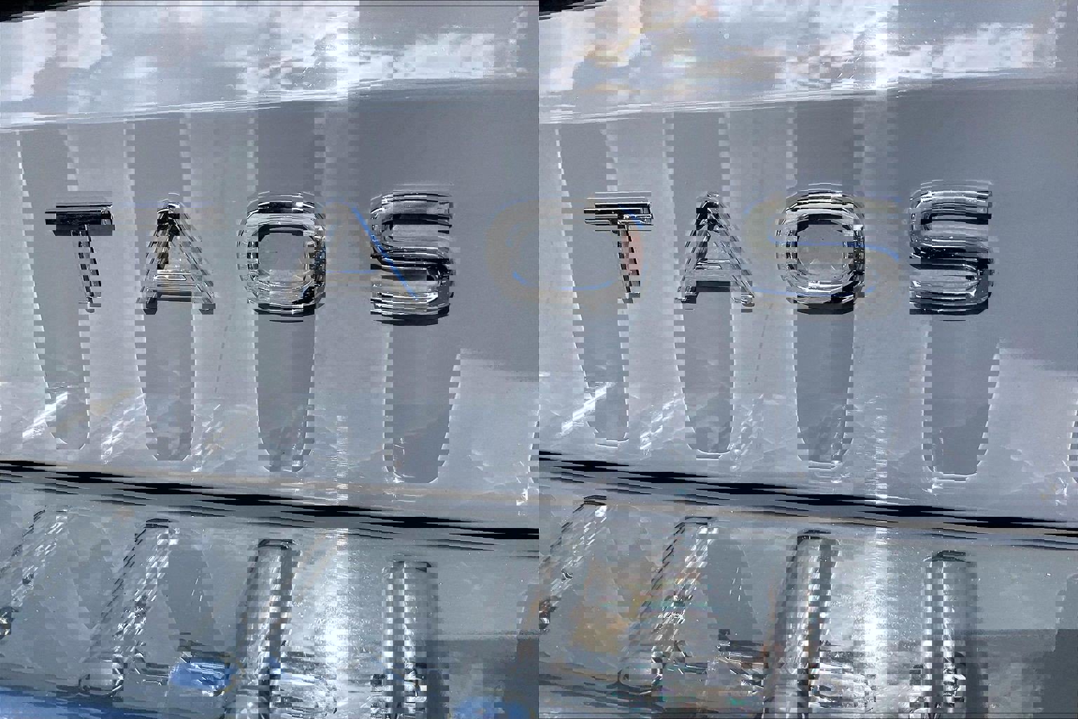 Certified 2023 Volkswagen Taos SE w/ Black Wheel Package image 7