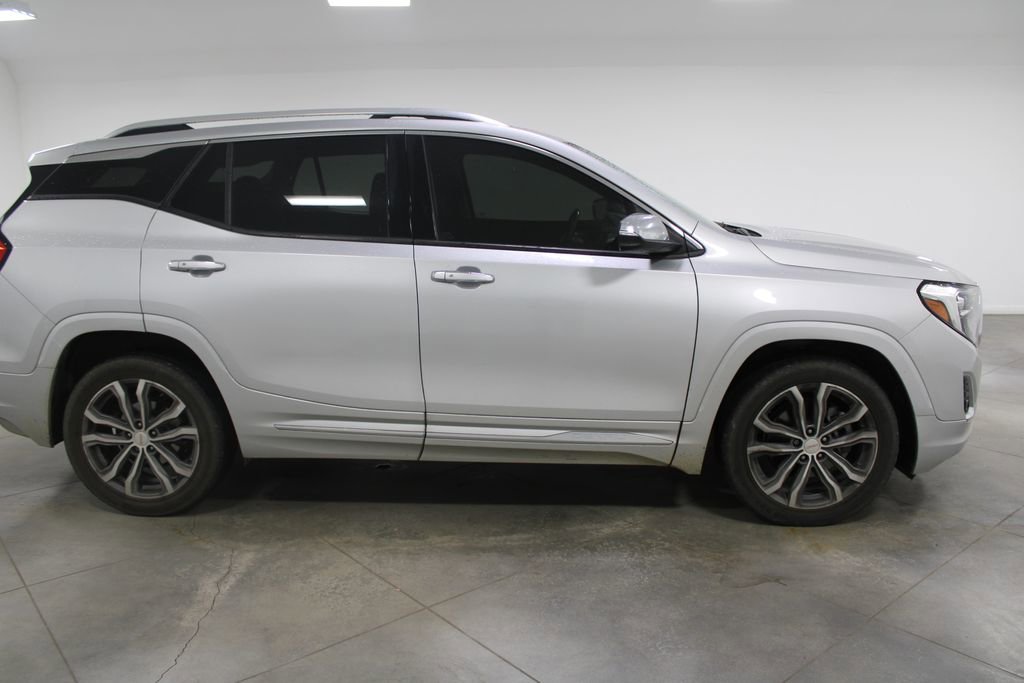 Used 2018 GMC Terrain Denali w/ Comfort Package image 11