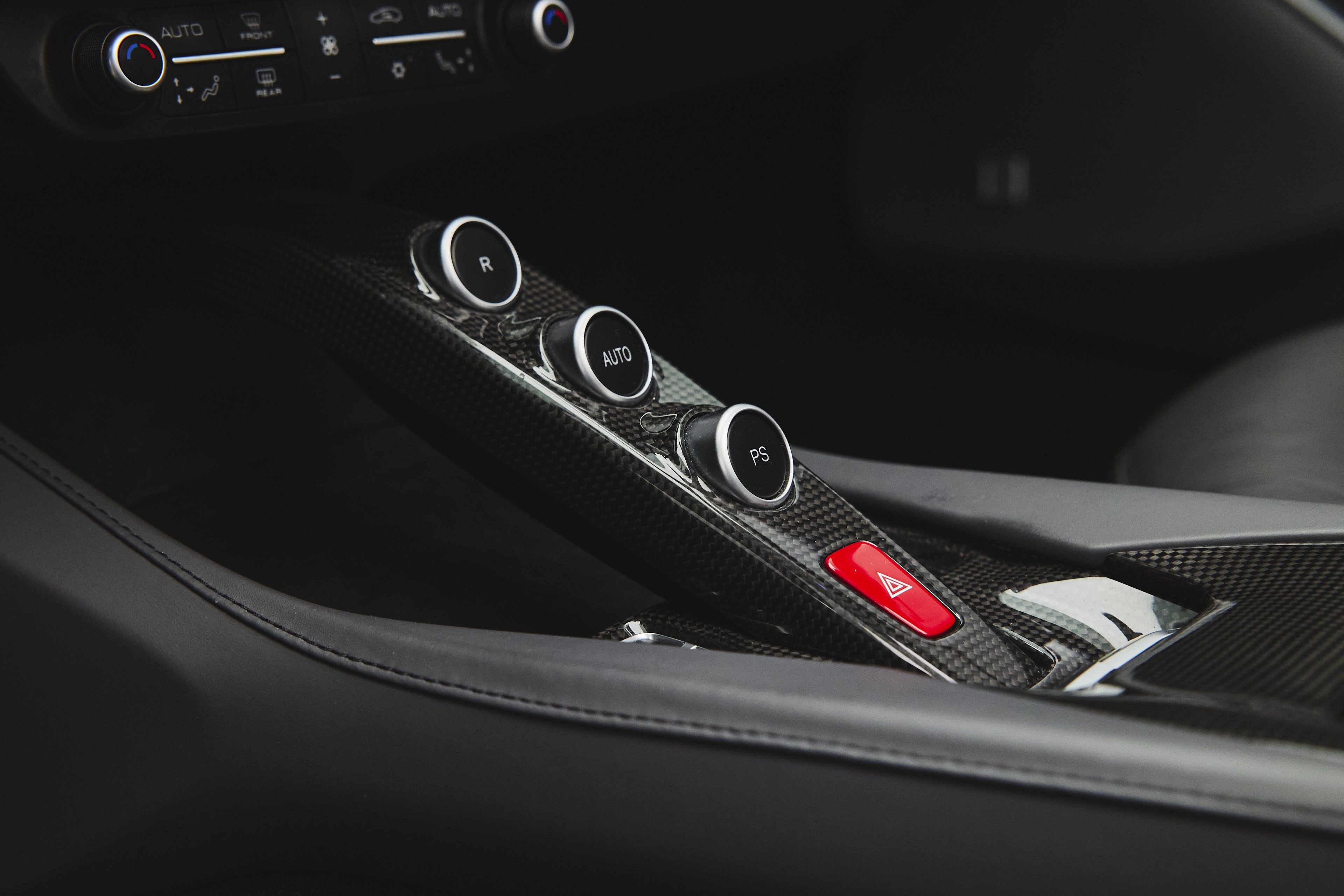 Used 2019 Ferrari Portofino RWD image 23