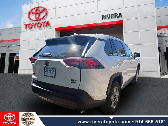 Certified 2022 Toyota RAV4 XLE w/ Convenience Package AWD/4WD image 6