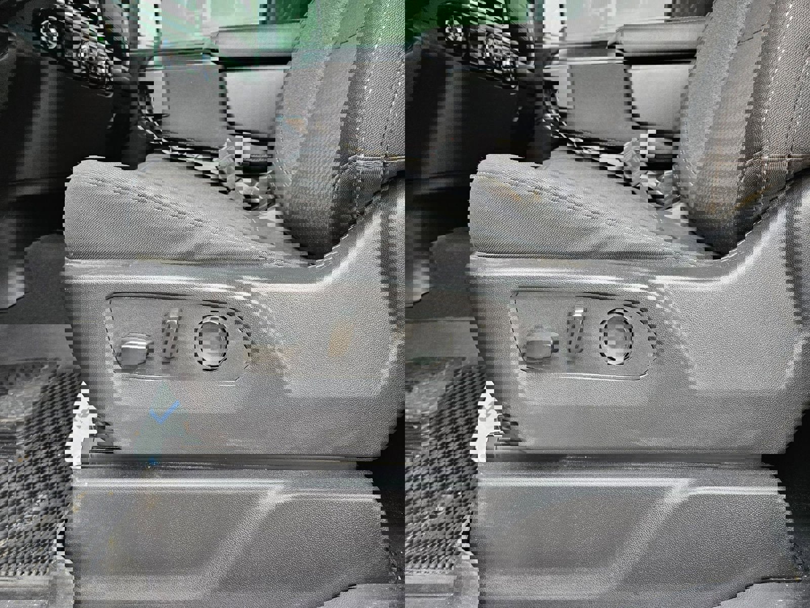 Used 2025 GMC Sierra 2500 SLE w/ SLE Convenience Package image 50