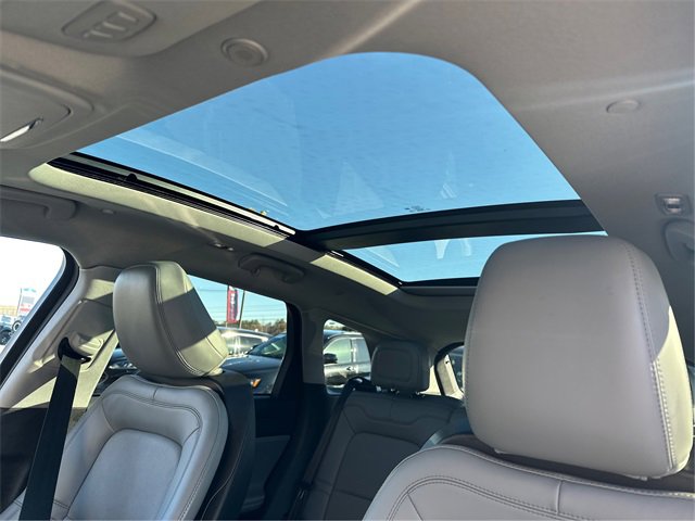 Used 2022 Lincoln Corsair Standard w/ Premium Package image 28