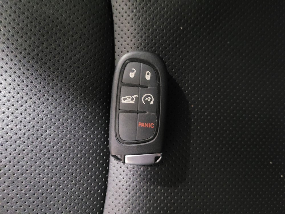 Used 2022 Jeep Cherokee Limited image 32