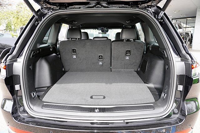 New 2026 Jeep Grand Cherokee Limited AWD/4WD image 16