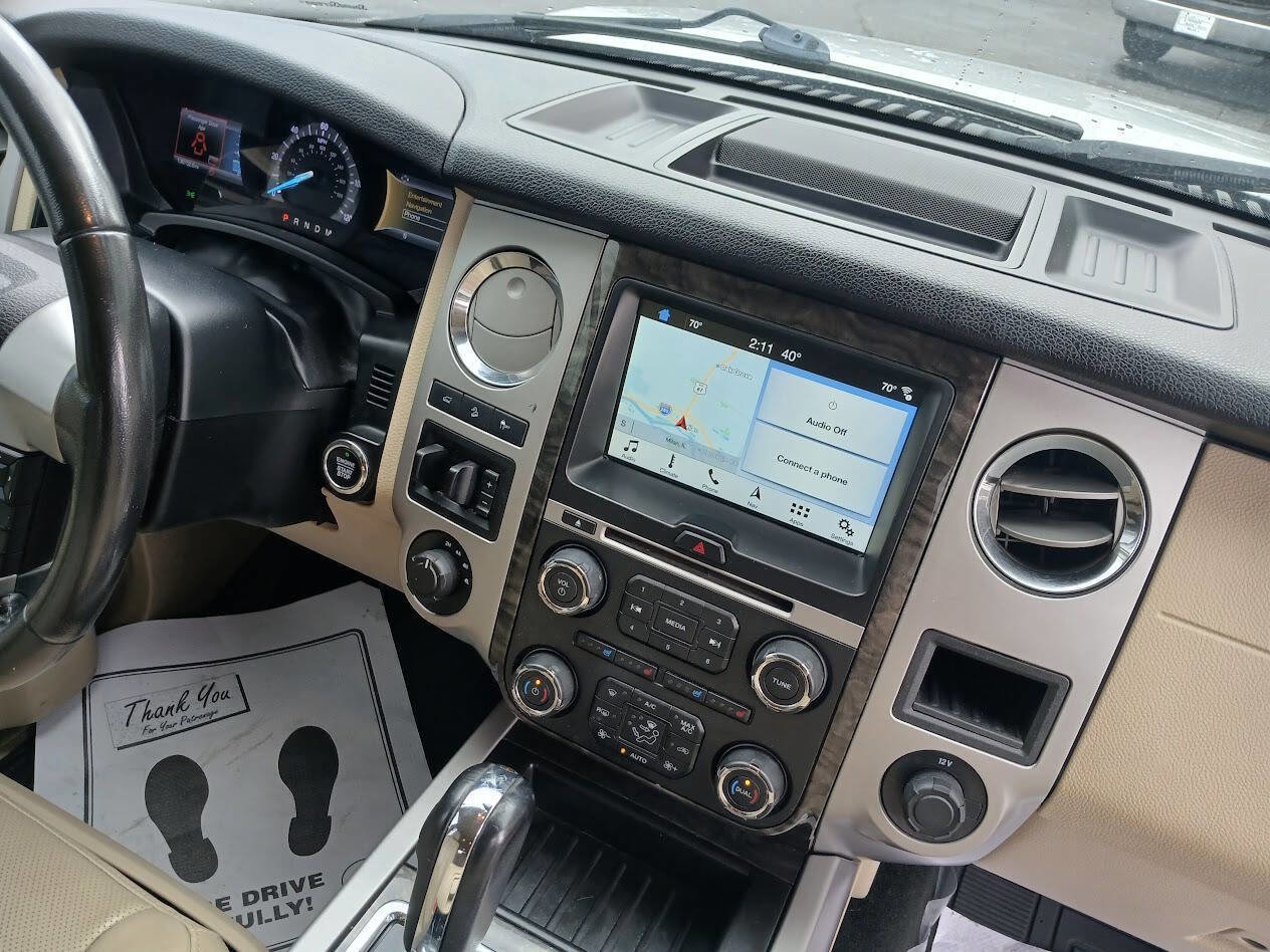 Used 2016 Ford Expedition Limited AWD/4WD image 16