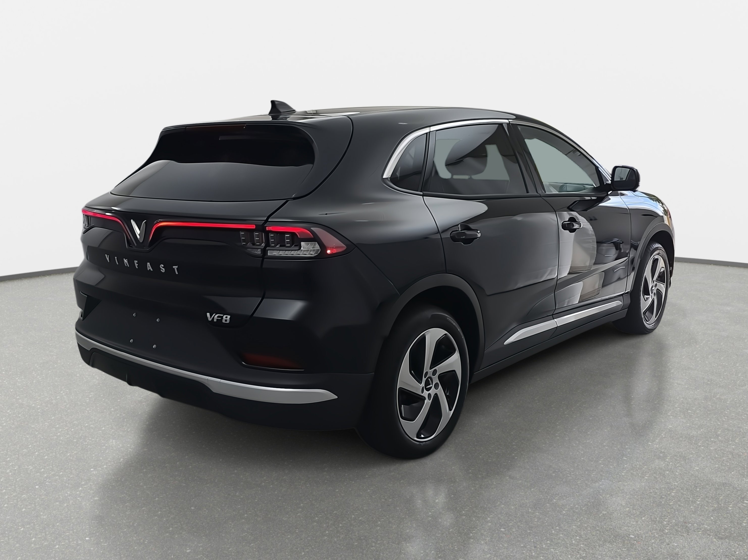 New 2025 VinFast VF 8 Eco image 5