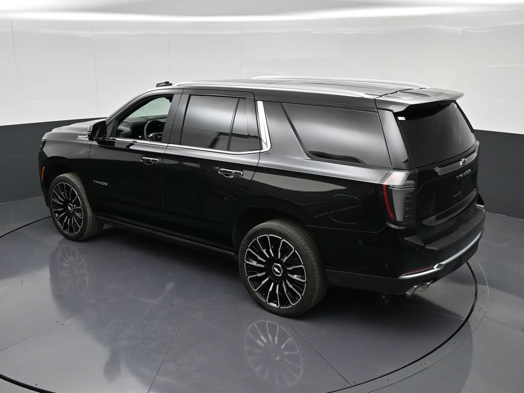 Used 2025 Chevrolet Tahoe High Country AWD/4WD image 15