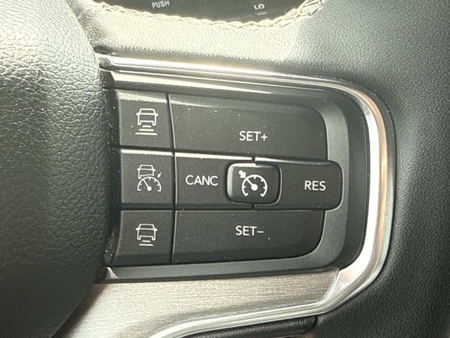 Used 2024 Jeep Wagoneer Series II AWD/4WD image 19