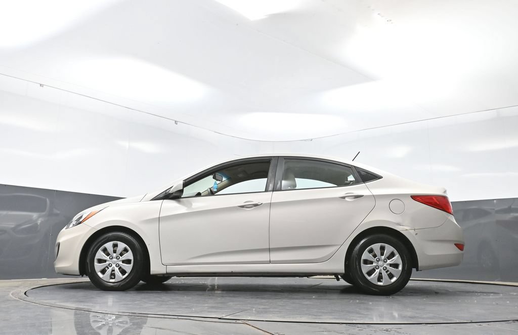 Used 2017 Hyundai Accent SE FWD image 27