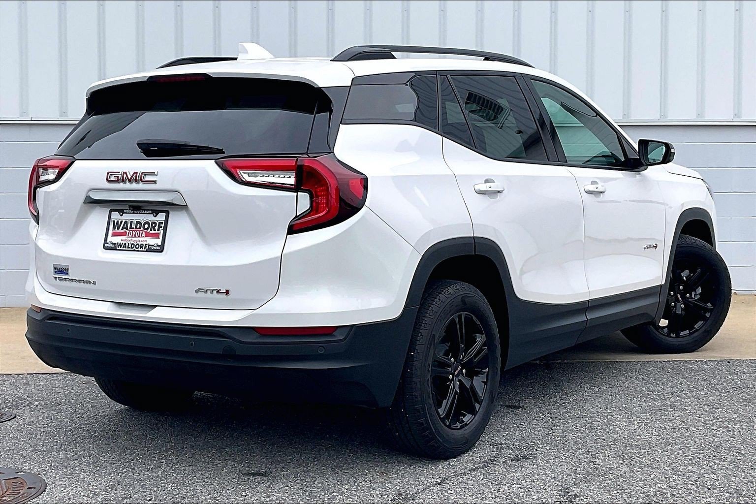 Used 2022 GMC Terrain AT4 w/ Infotainment Package II AWD/4WD image 17