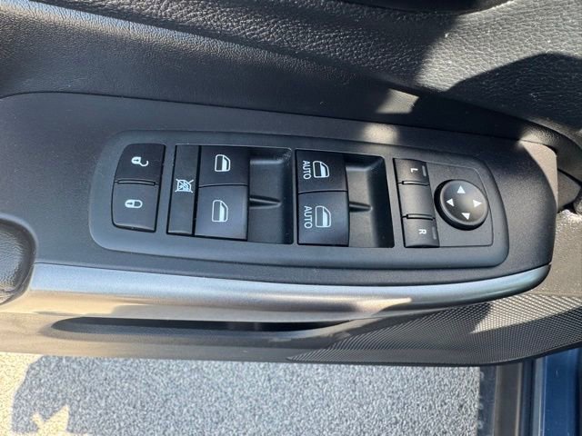 Used 2021 Jeep Cherokee Latitude Plus AWD/4WD image 12