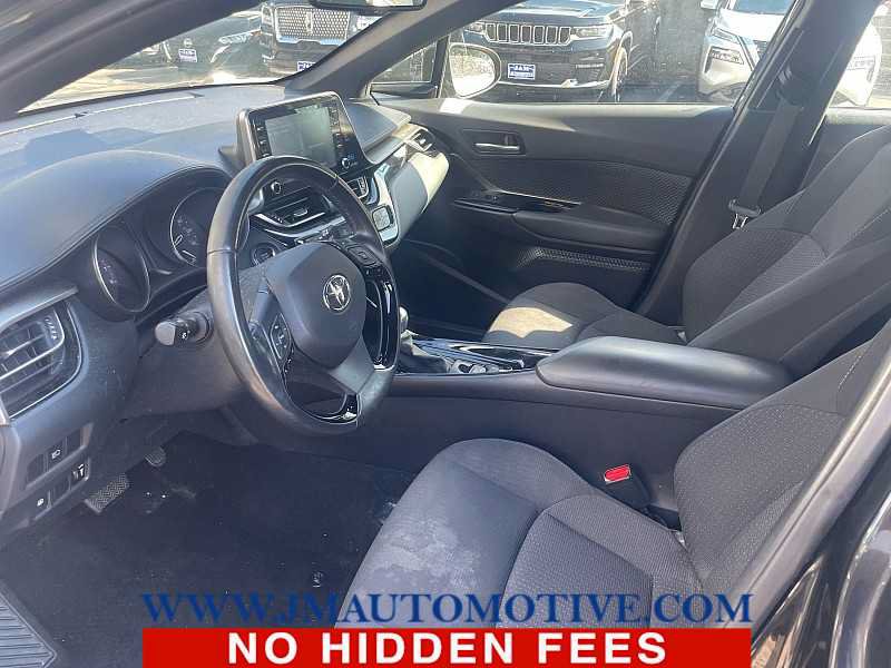 Used 2019 Toyota C-HR XLE FWD image 2