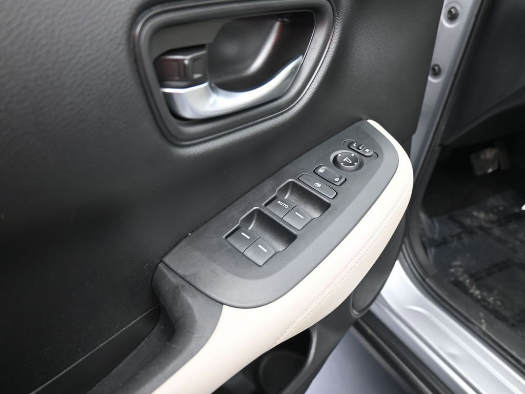 Used 2023 Honda HR-V LX image 16