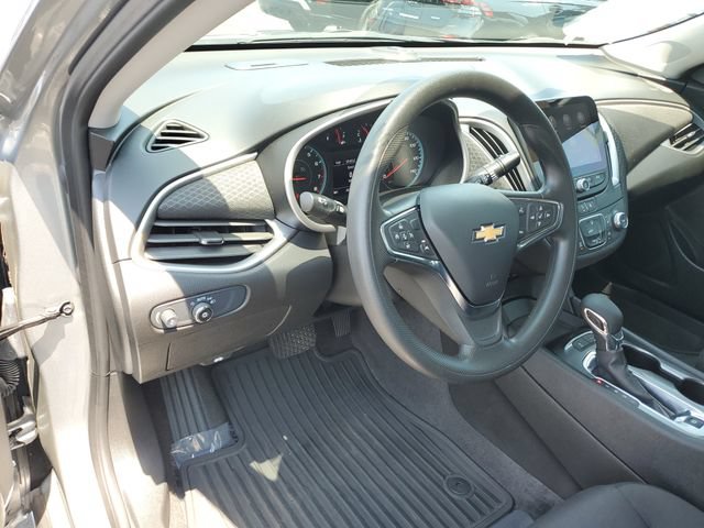 Used 2025 Chevrolet Malibu LS FWD image 18