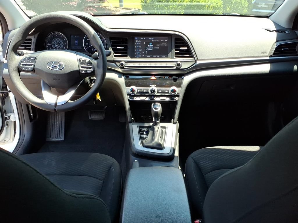 Used 2020 Hyundai Elantra SEL w/ Cargo Package (C1) FWD image 5