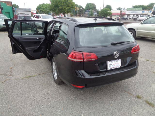 Used 2019 Volkswagen Golf S FWD image 10
