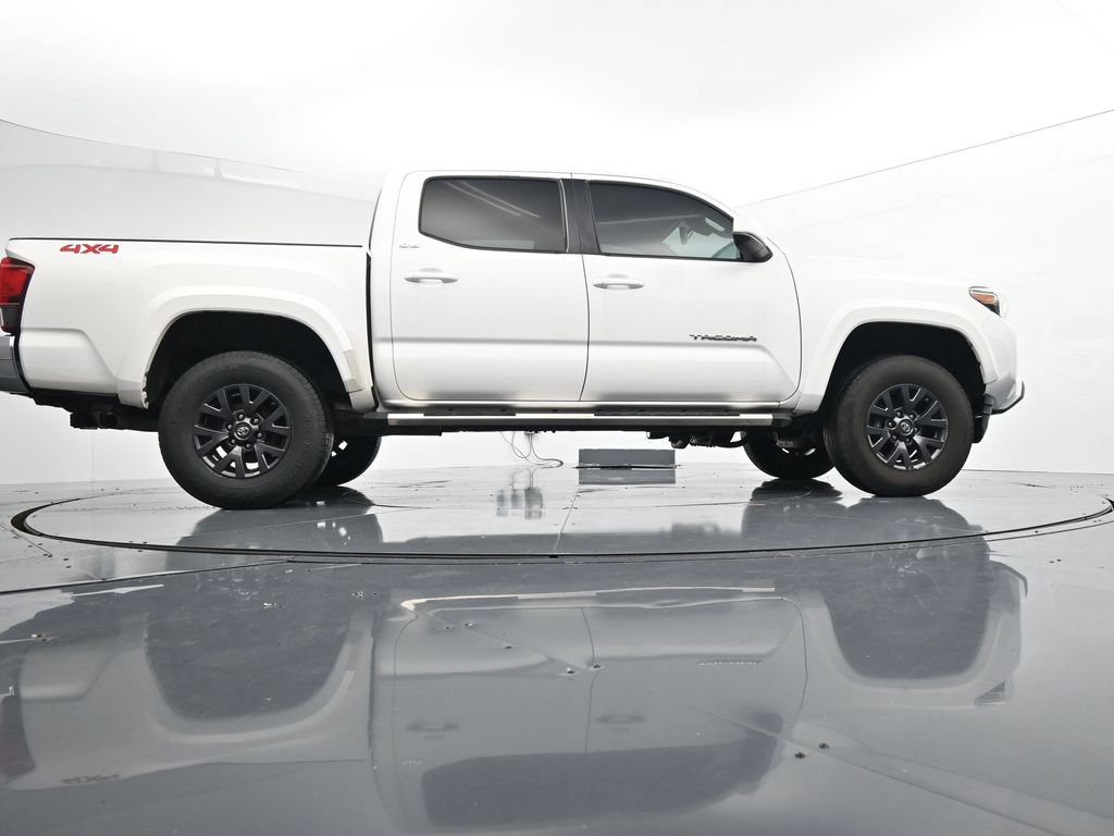 Used 2020 Toyota Tacoma SR5 AWD/4WD image 38