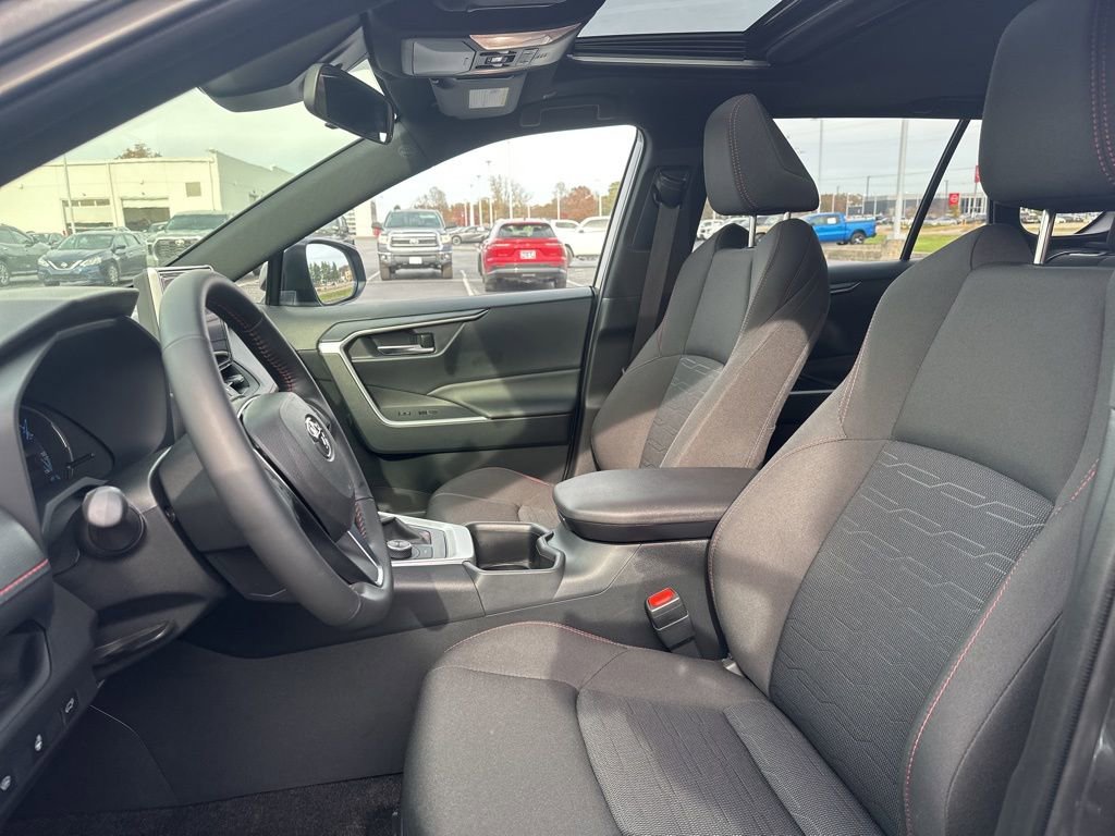Certified 2025 Toyota RAV4 SE image 27