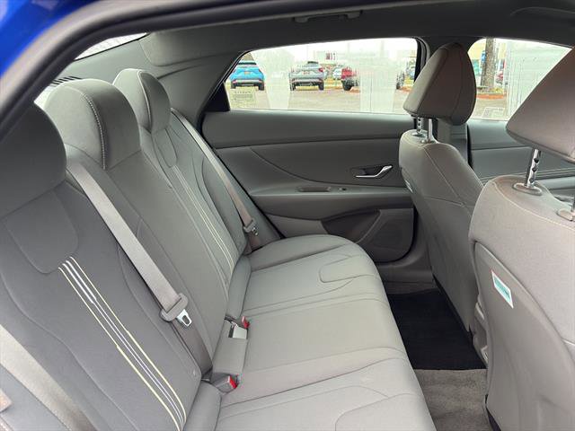 Used 2025 Hyundai Elantra Sport FWD image 10