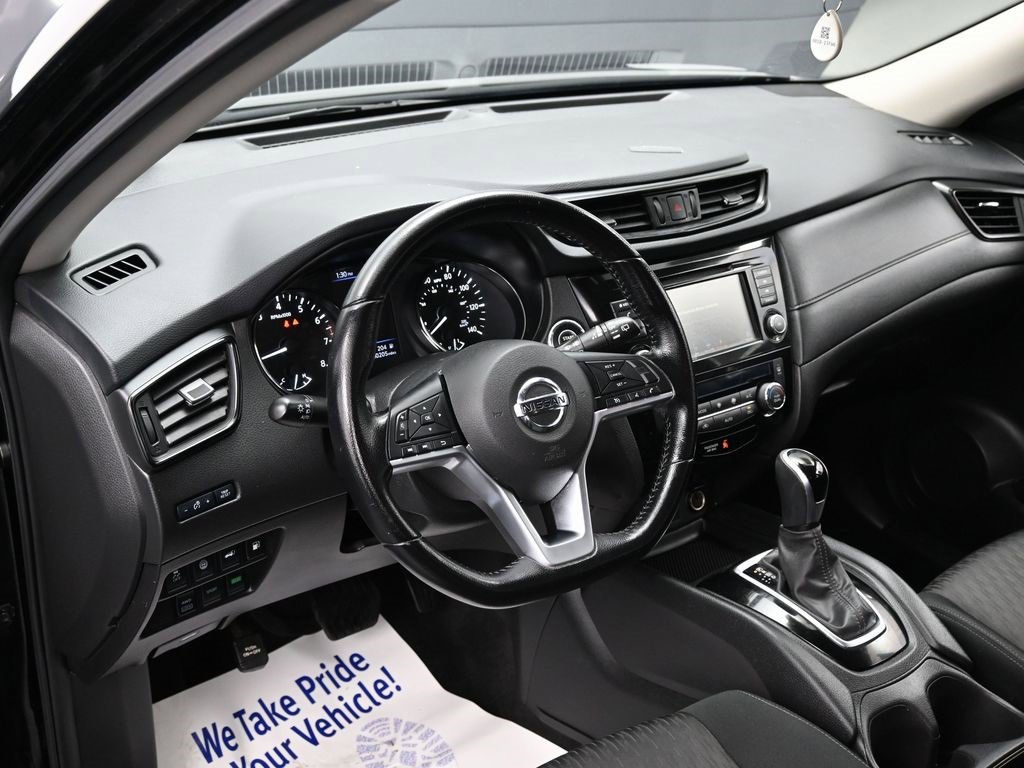 Used 2020 Nissan Rogue SV image 17