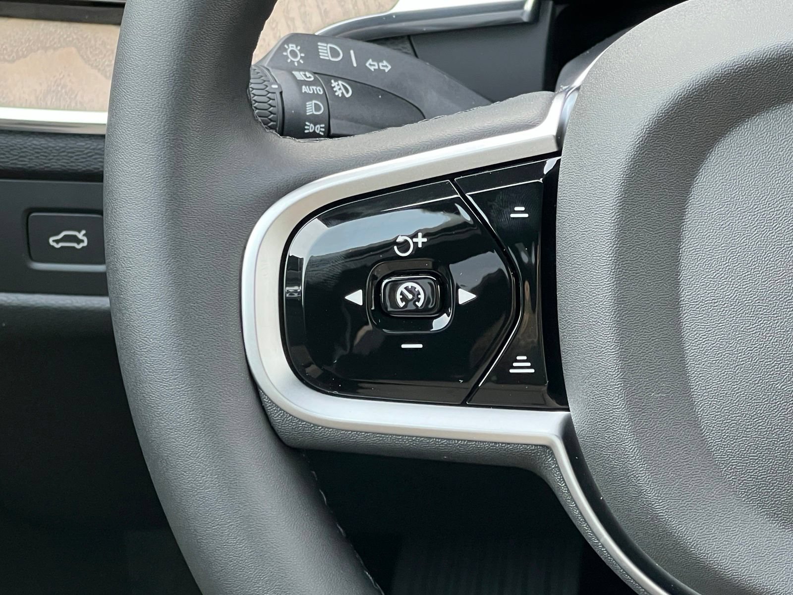 New 2026 Volvo XC60 B5 Plus w/ Climate Package AWD/4WD image 29