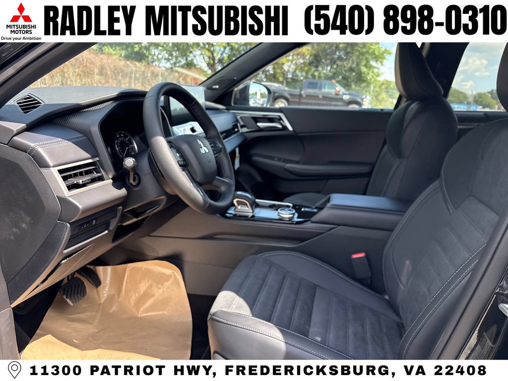 New 2026 Mitsubishi Outlander LE AWD/4WD image 3