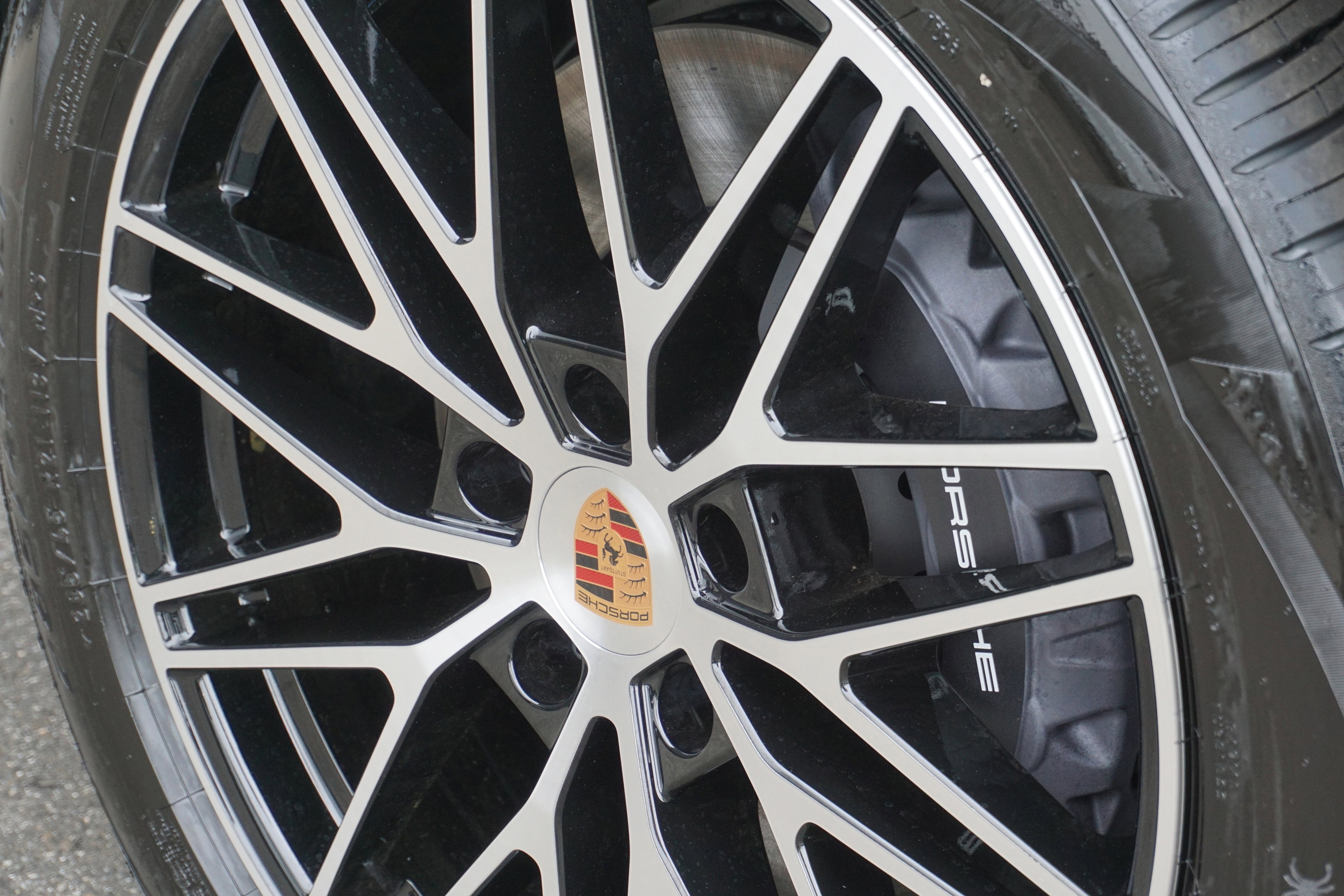 New 2026 Porsche Cayenne Coupe AWD/4WD image 9