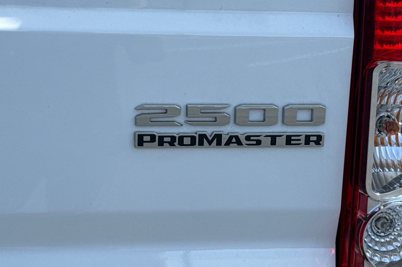 Used 2024 RAM ProMaster 2500 w/ Convenience Group FWD image 12