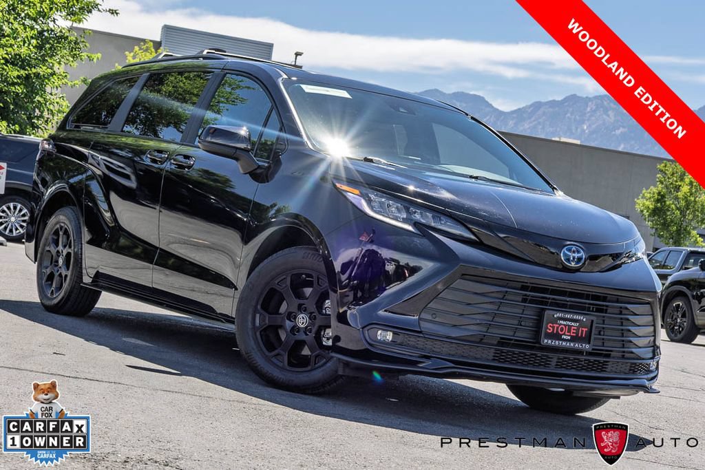 Used 2025 Toyota Sienna XLE Woodland Edition