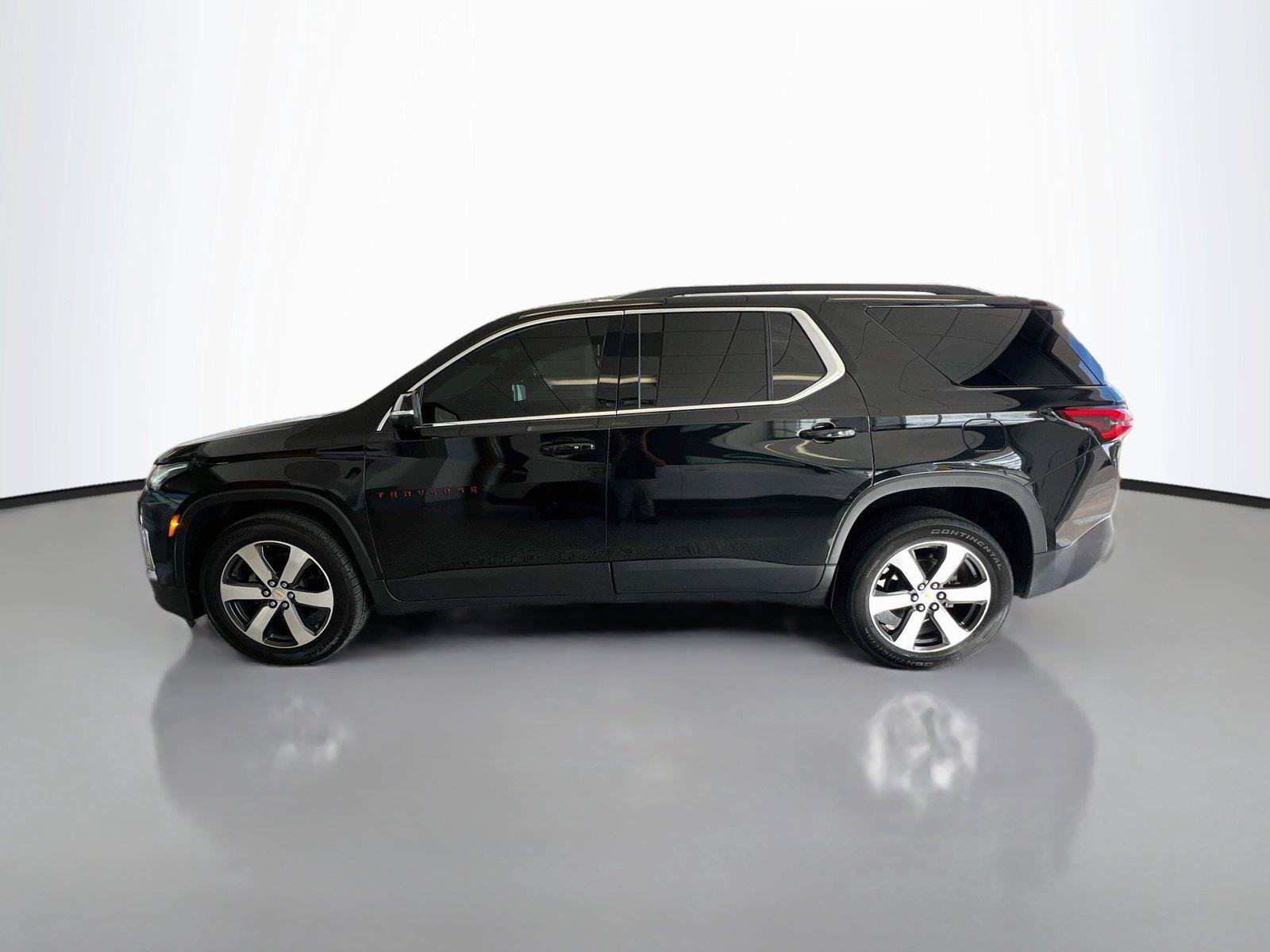 Used 2023 Chevrolet Traverse LT w/ LT Premium Package AWD/4WD image 8
