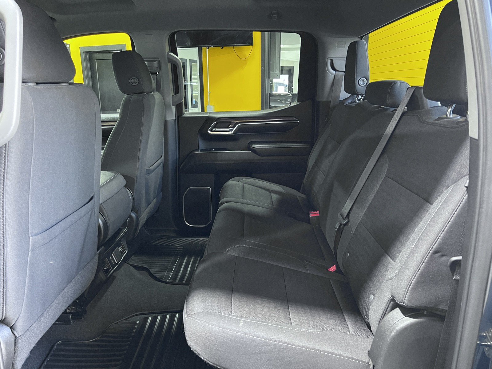 Used 2022 Chevrolet Silverado 1500 LT AWD/4WD image 19