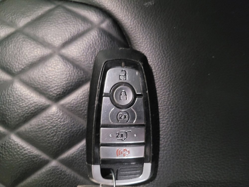 Used 2024 Ford Edge Titanium image 32