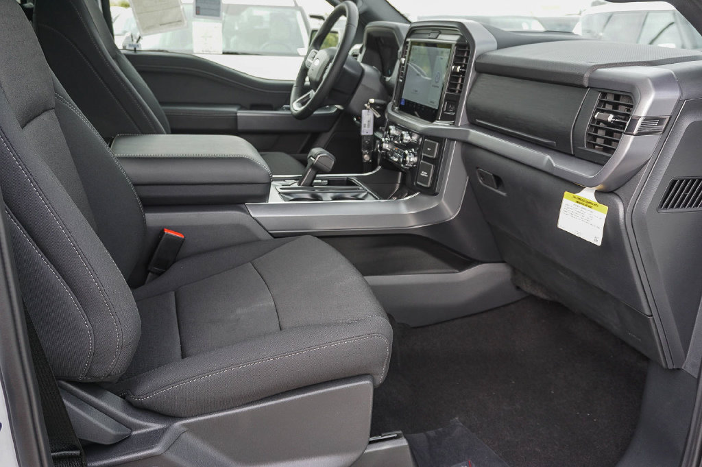 New 2026 Ford F150 XLT w/ XLT Black Appearance Package AWD/4WD image 12