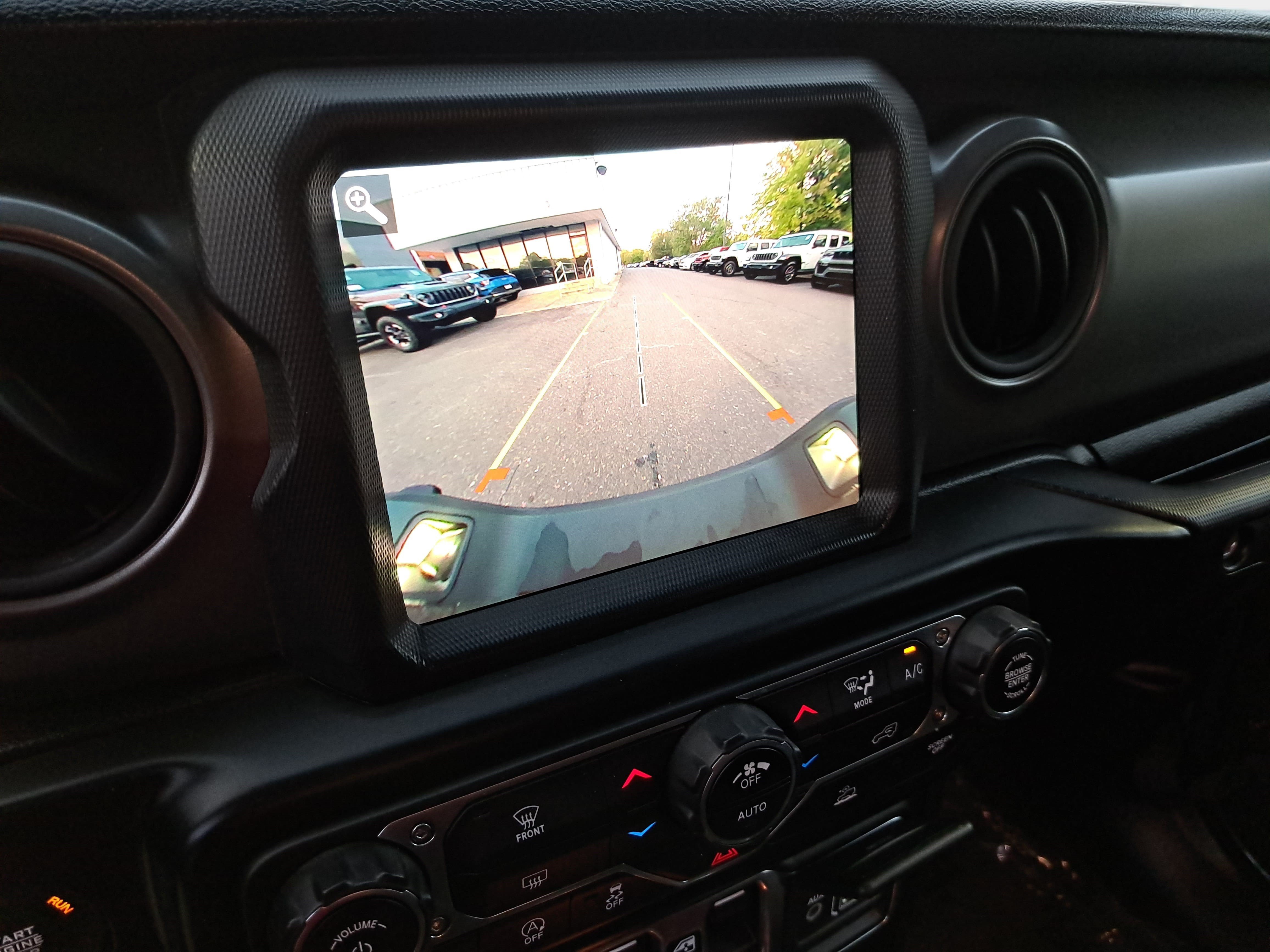 Used 2023 Jeep Gladiator Sport AWD/4WD image 22