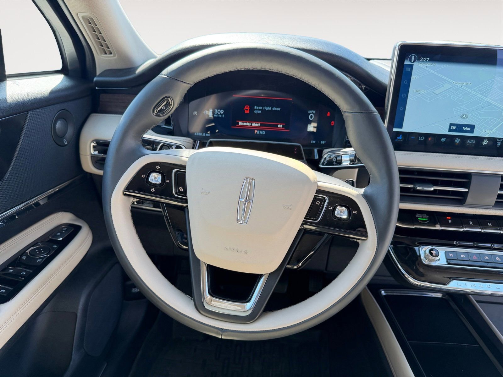 New 2025 Lincoln Corsair Reserve w/ Equipment Group 202A image 12