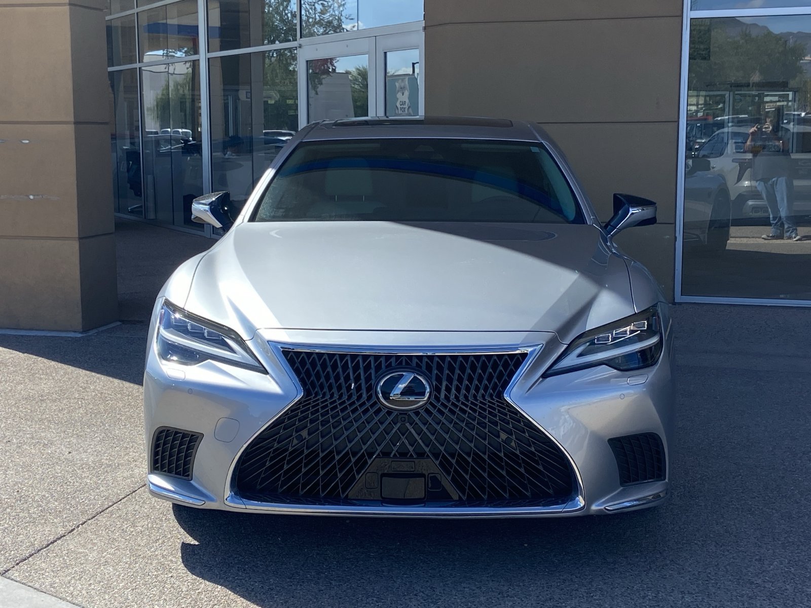 Used 2023 Lexus LS 500h AWD w/ Luxury Package image 8