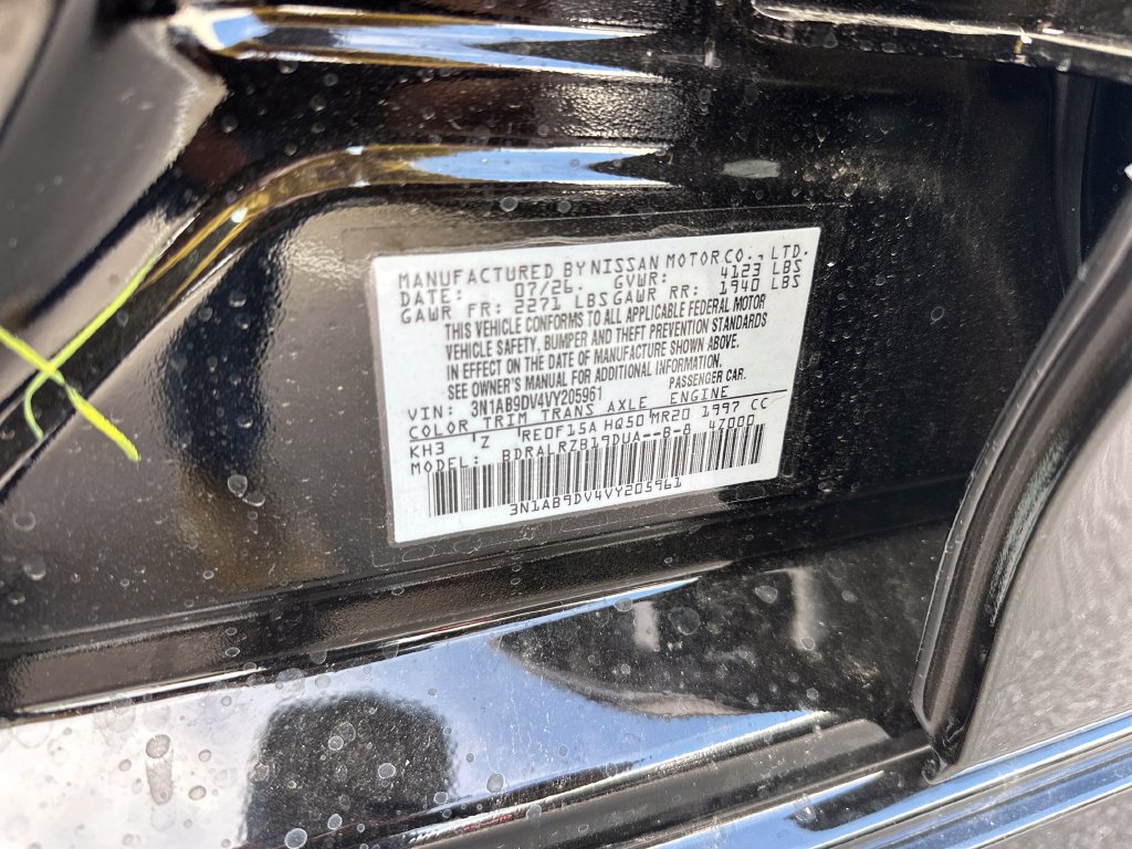 Certified 2027 Nissan Sentra SR w/ Floor Mat Package FWD image 34
