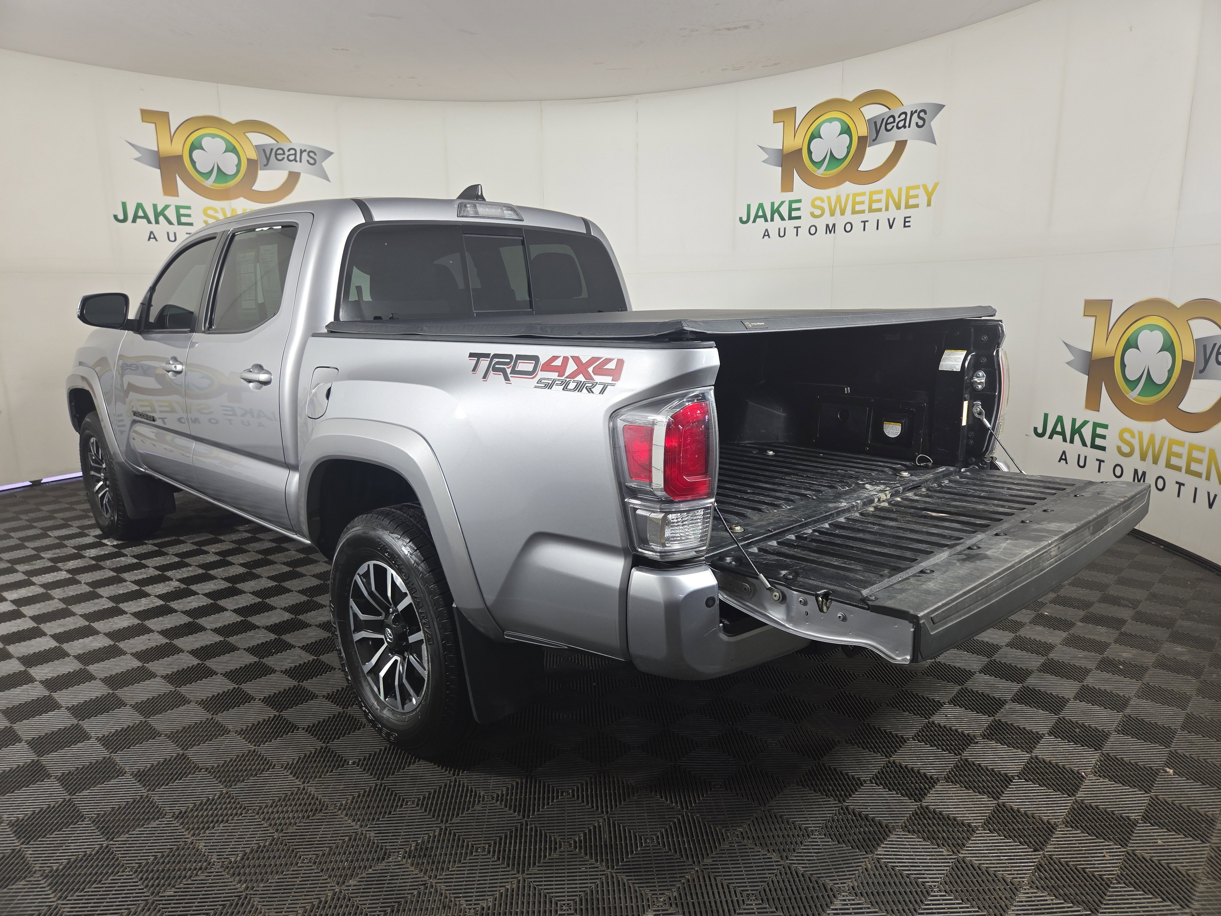 Used 2021 Toyota Tacoma TRD Sport w/ Technology Package image 28
