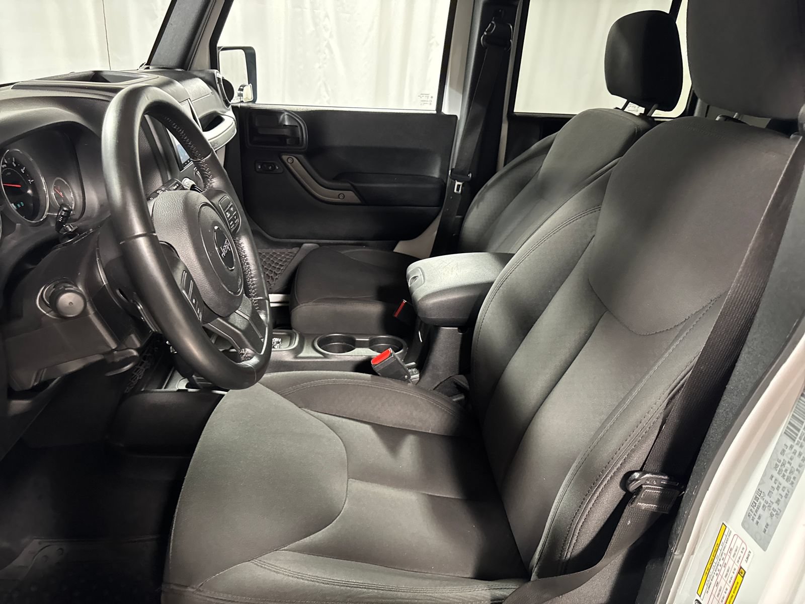 Used 2018 Jeep Wrangler Unlimited Sport S AWD/4WD image 3