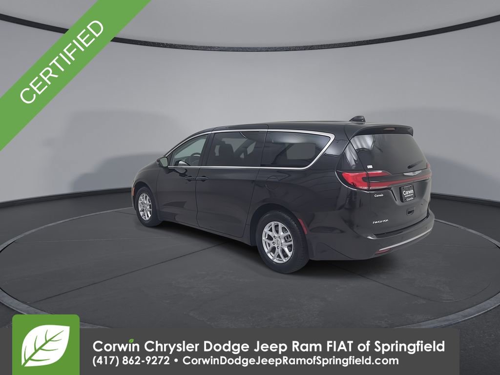 Certified 2023 Chrysler Pacifica Touring-L image 12