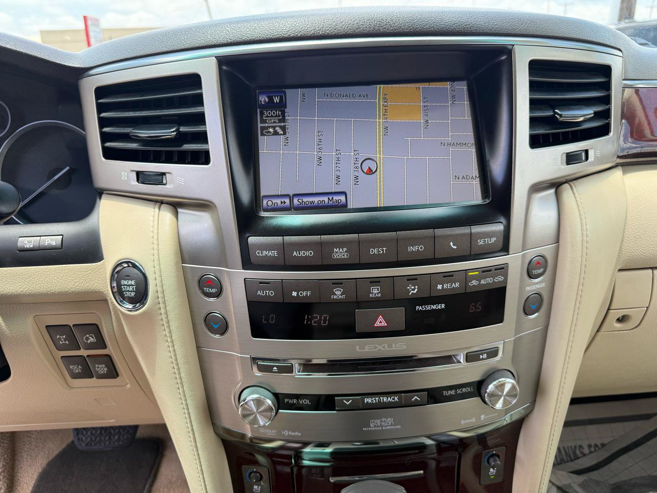 Used 2015 Lexus LX 570 4WD image 25