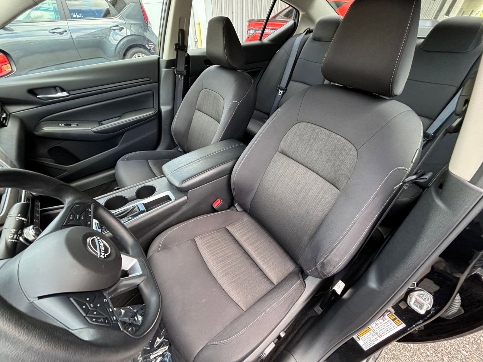 Used 2025 Nissan Altima 2.5 SV FWD image 36