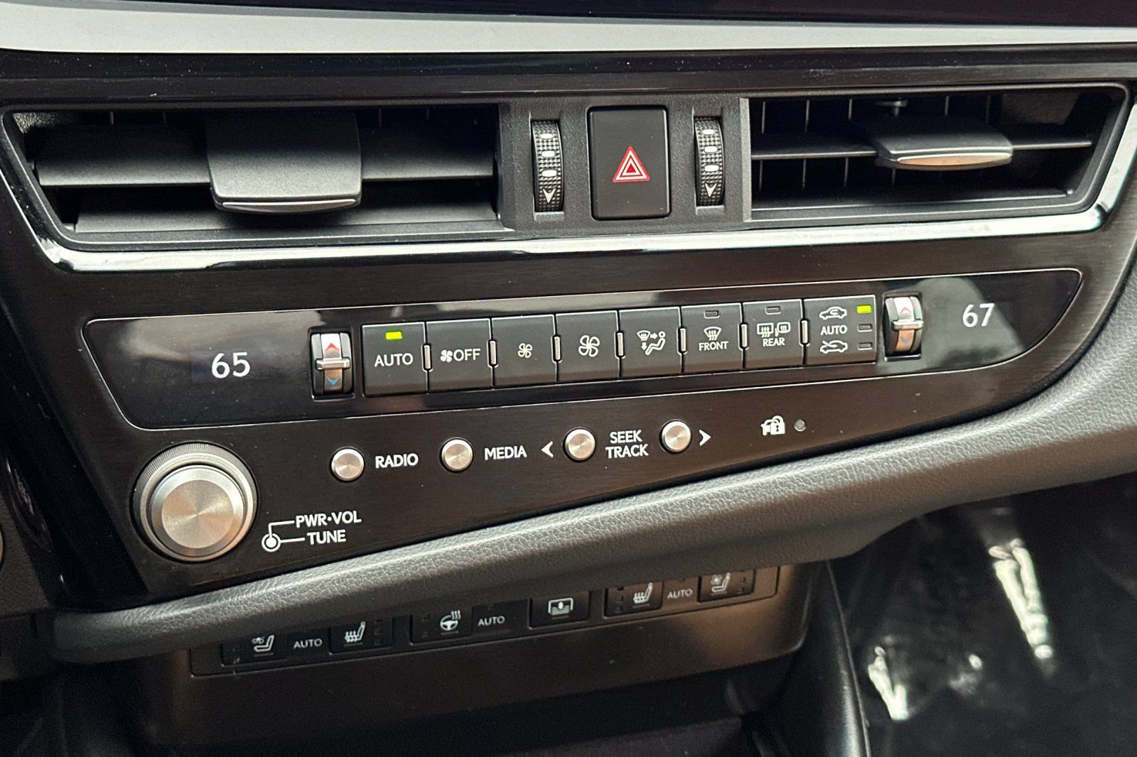 Used 2024 Lexus ES 350 w/ Accessory Package (Z1) FWD image 21