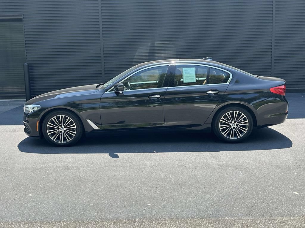 Used 2017 BMW 530i xDrive AWD/4WD image 2