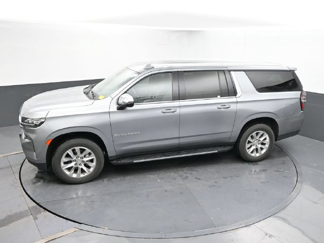 Used 2023 Chevrolet Suburban Premier AWD/4WD image 44