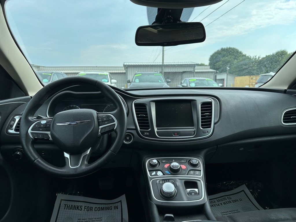 Used 2016 Chrysler 200 Limited w/ Anniversary Edition FWD image 9
