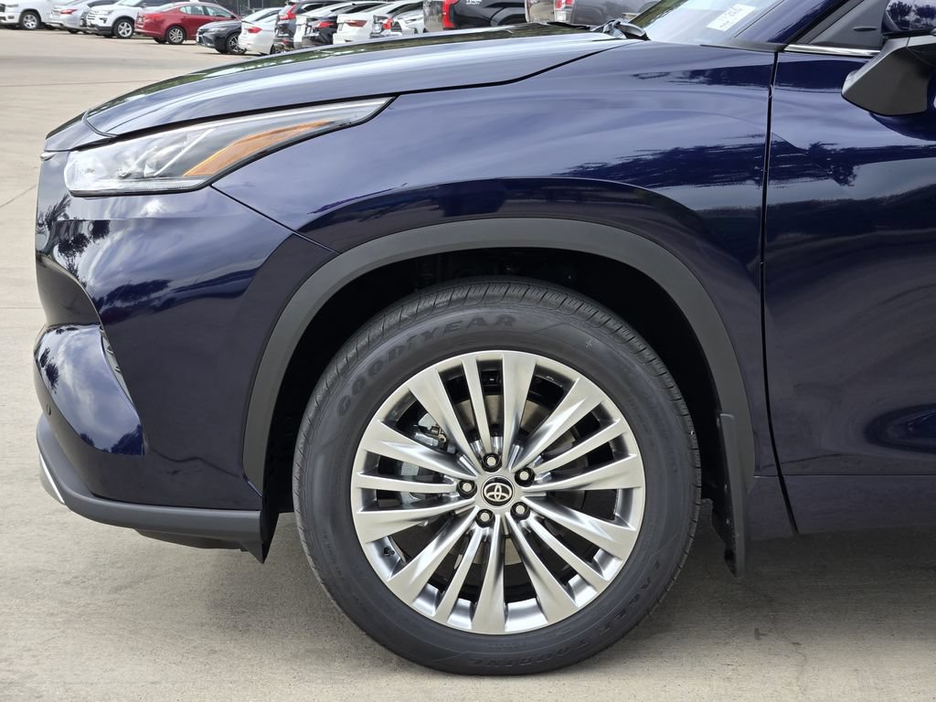 New 2026 Toyota Highlander Platinum AWD/4WD image 7