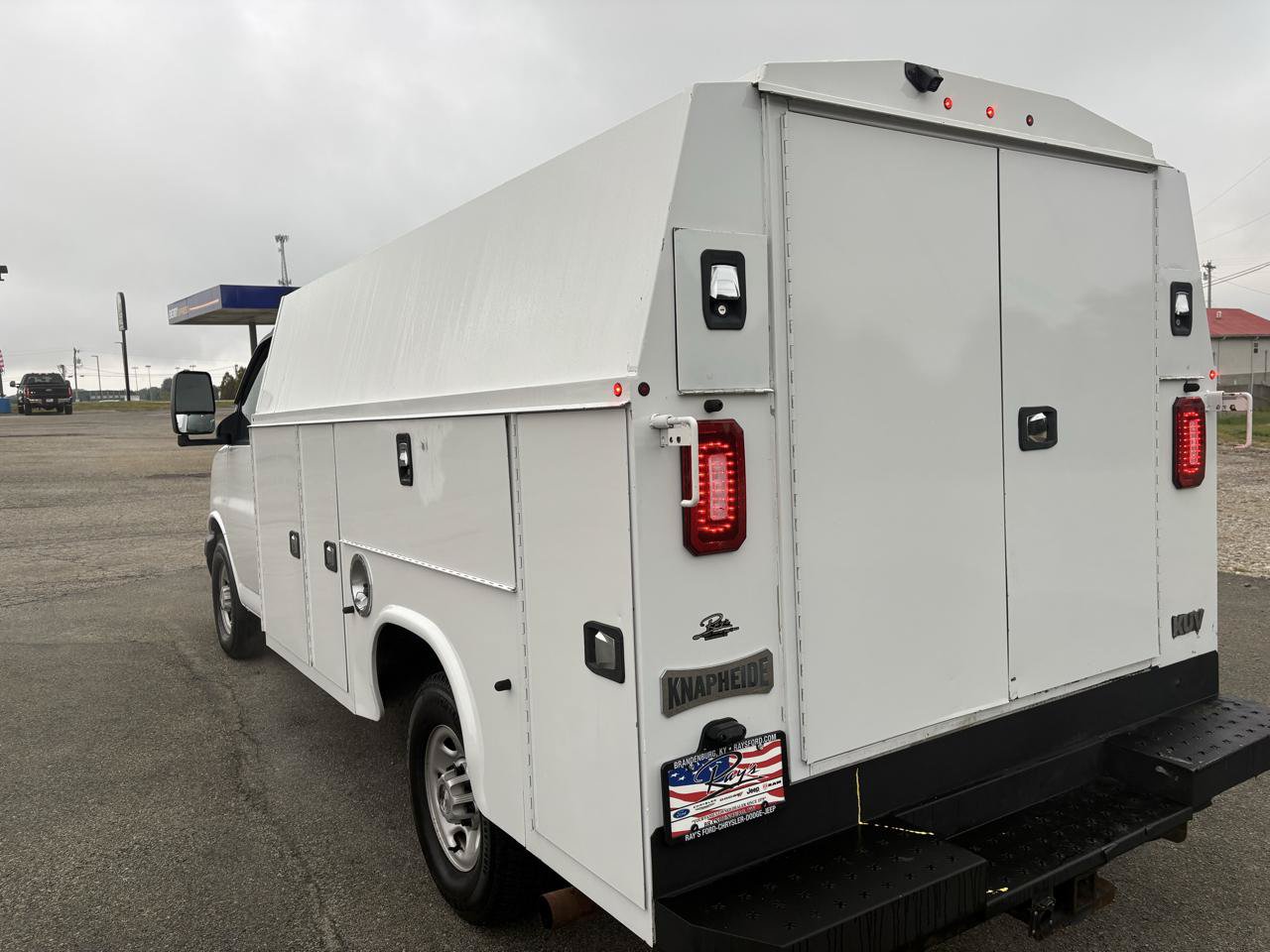 Used 2020 Chevrolet Express 3500 w/ Power Convenience Package RWD image 9