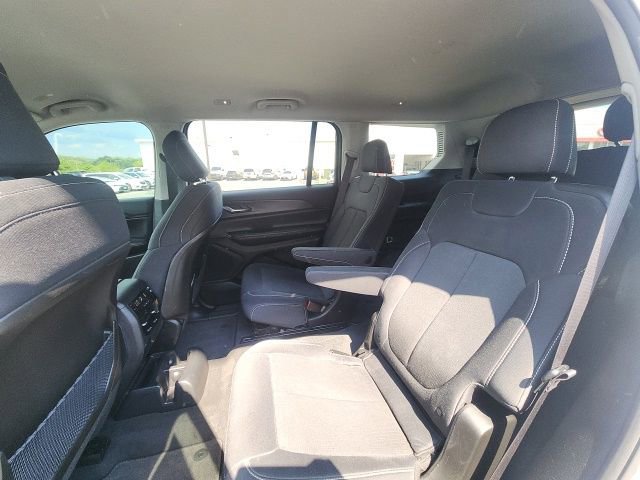 Used 2023 Jeep Grand Cherokee L Laredo AWD/4WD image 9