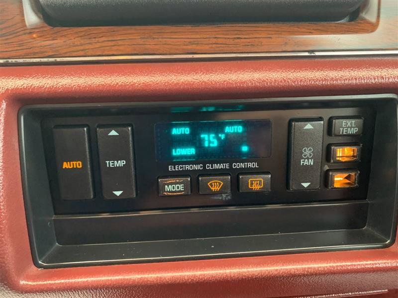 Used 1992 Oldsmobile Custom Cruiser image 25